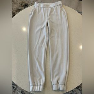 Lululemon Softstreme jogger - Size 6 - Bone